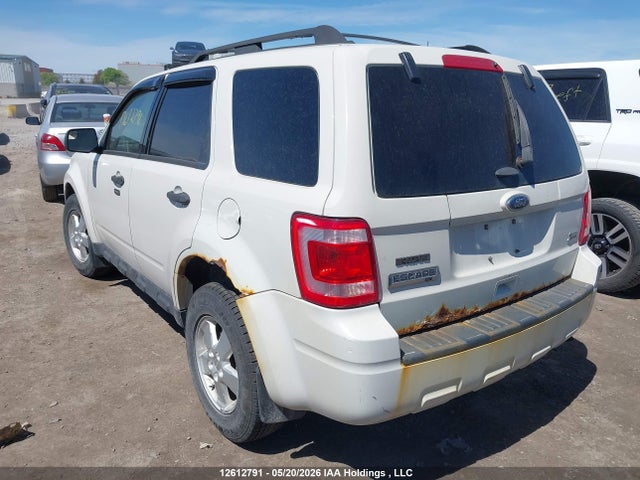 12612791 :رقم المزاد ، 1FMCU0DG3BKB06017 vin ، 2011 Ford Escape Xlt Automatic مزاد بيع