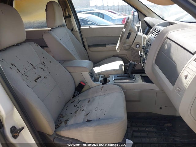 12612791 :رقم المزاد ، 1FMCU0DG3BKB06017 vin ، 2011 Ford Escape Xlt Automatic مزاد بيع
