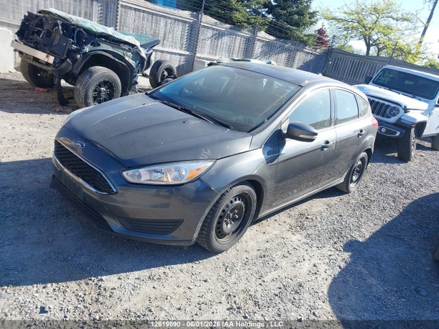 Ford FOCUS SE 2015 1FADP3K29FL211840 Image 2