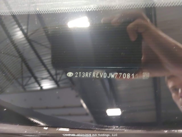 2T3RFREV0JW770811 Toyota Rav4 Adventure/xle