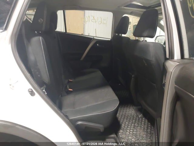 2T3RFREV0JW770811 Toyota Rav4 Adventure/xle
