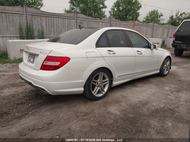 12645191 :رقم المزاد ، WDDGF8BB1CA697757 vin ، 2012 Mercedes-benz C 300 4matic مزاد بيع