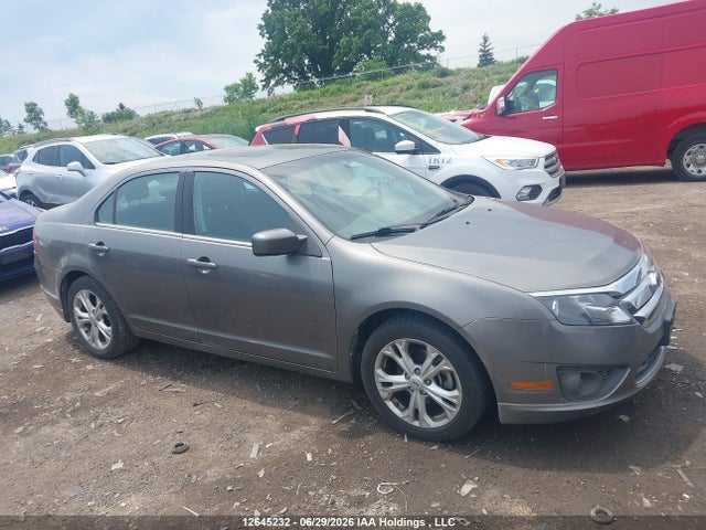 12645232 :رقم المزاد ، 3FAHP0HA2CR403838 vin ، 2012 Ford Fusion Se مزاد بيع