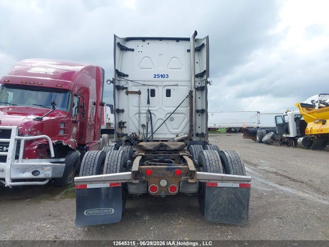 Freightliner Cascadia 125 2016 3AKJGLD56GSGX3374 Image 15