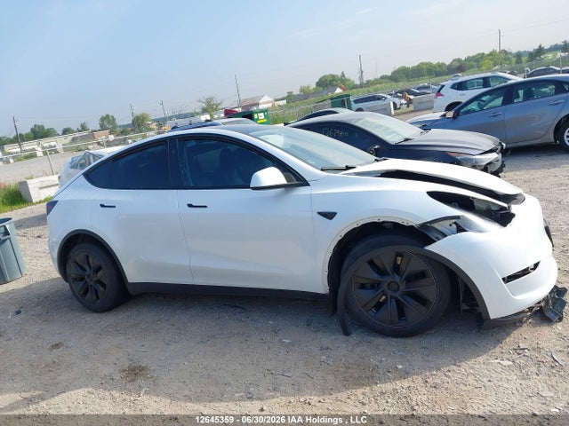 Tesla Model Y Long Range/rwd 2024 LRWYGDFD3RC673048 Image 12