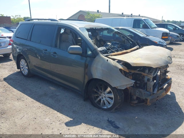 12645380 :رقم المزاد ، 5TDYK3DC7DS333401 vin ، 2013 Toyota Sienna Xle V6 مزاد بيع
