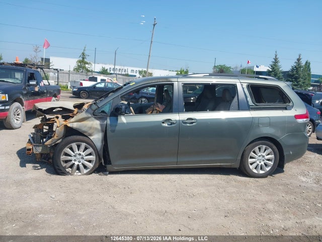 12645380 :رقم المزاد ، 5TDYK3DC7DS333401 vin ، 2013 Toyota Sienna Xle V6 مزاد بيع