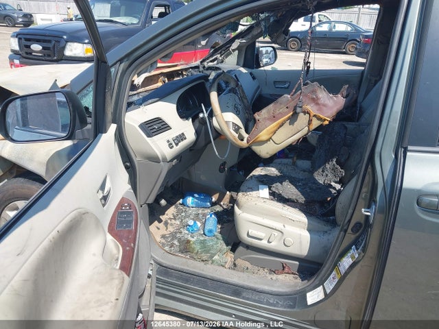 12645380 :رقم المزاد ، 5TDYK3DC7DS333401 vin ، 2013 Toyota Sienna Xle V6 مزاد بيع