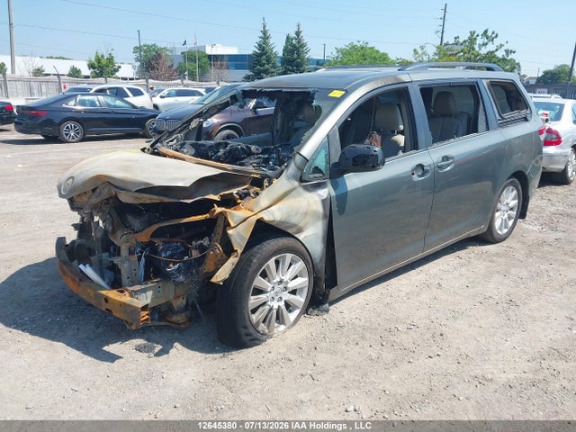 12645380 :رقم المزاد ، 5TDYK3DC7DS333401 vin ، 2013 Toyota Sienna Xle V6 مزاد بيع