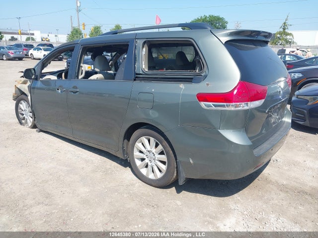 12645380 :رقم المزاد ، 5TDYK3DC7DS333401 vin ، 2013 Toyota Sienna Xle V6 مزاد بيع