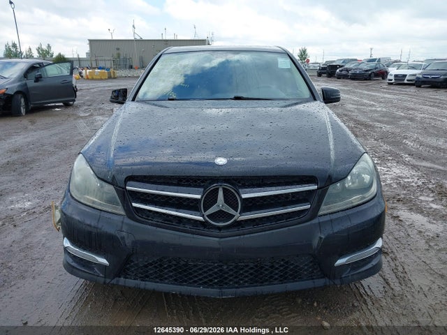 2014 Mercedes-benz C 300 4matic მანქანა იყიდება აუქციონზე, vin: WDDGF8AB5EG209105, აუქციონის ნომერი: 12645390
