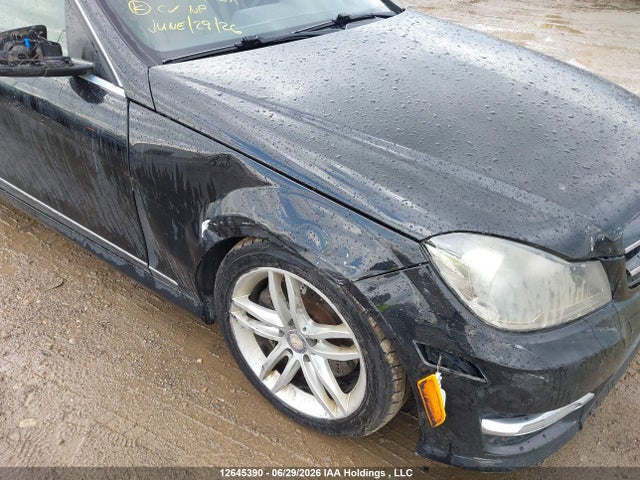 2014 Mercedes-benz C 300 4matic მანქანა იყიდება აუქციონზე, vin: WDDGF8AB5EG209105, აუქციონის ნომერი: 12645390