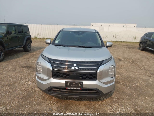 12645408 :رقم المزاد ، JA4J4UA83RZ617416 vin ، 2024 Mitsubishi Outlander Es مزاد بيع