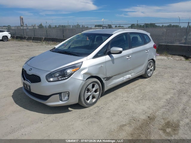 KIA Rondo 2014 KNAHT8A3XE7048313 Image 2