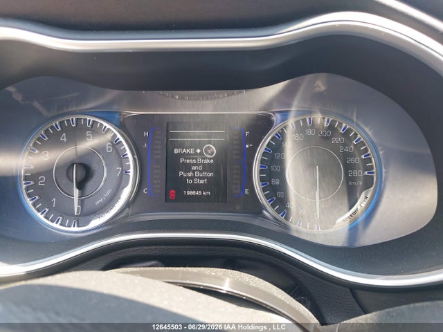 1C3CCCFB6FN755524 Chrysler 200 LX
