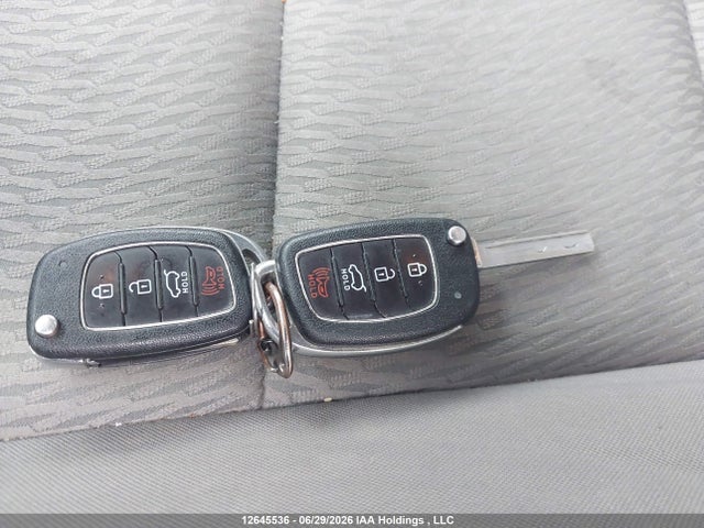 KM8SMDHF9JU275451 Hyundai Santa Fe Se