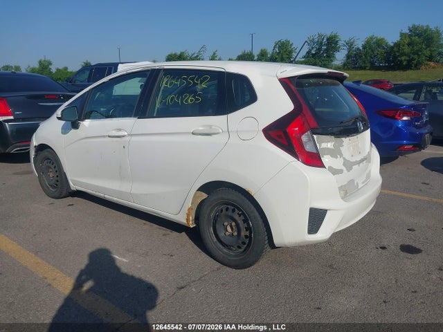 Honda Fit 2016 3HGGK5H58GM104265 Image 3