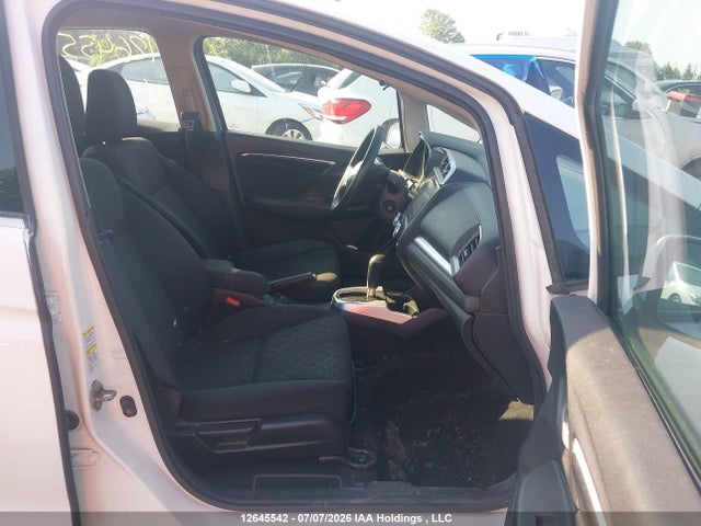 Honda Fit 2016 3HGGK5H58GM104265 Image 5