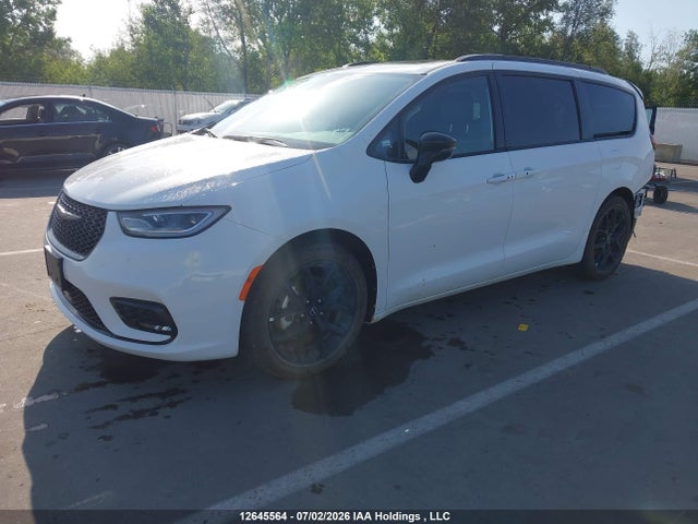 Chrysler Pacifica Limited 2026 2C4RC1GG7TR274295 Image 2
