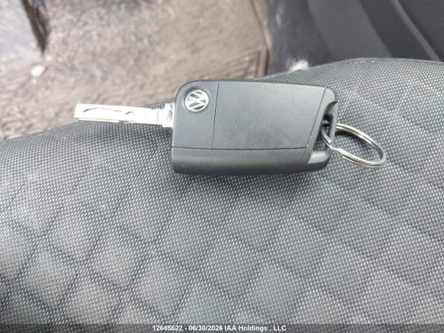 3VV0B7AX4JM077856 Volkswagen TIGUAN S