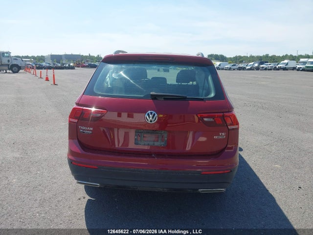 3VV0B7AX4JM077856 Volkswagen TIGUAN S