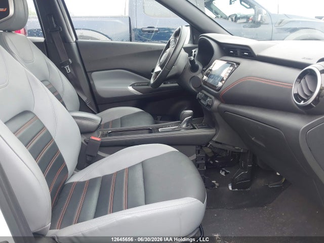 3N1CP5DV9NL523641 Nissan KICKS SR