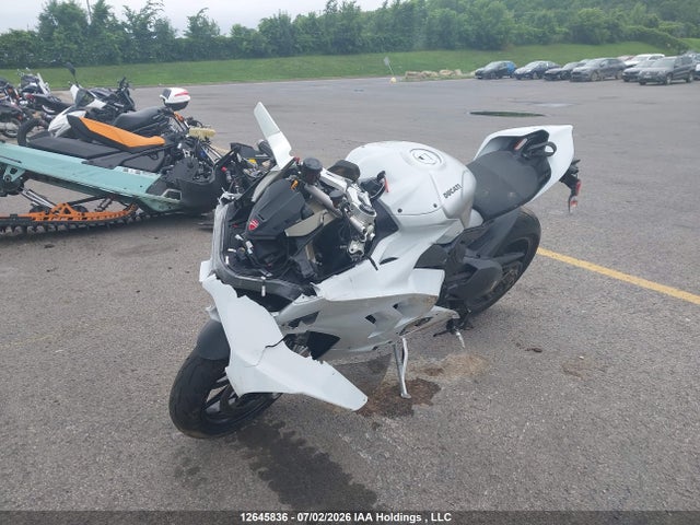 Ducati Panigale V4s 2023 ZDMDAGWW7PB004455 Image 2