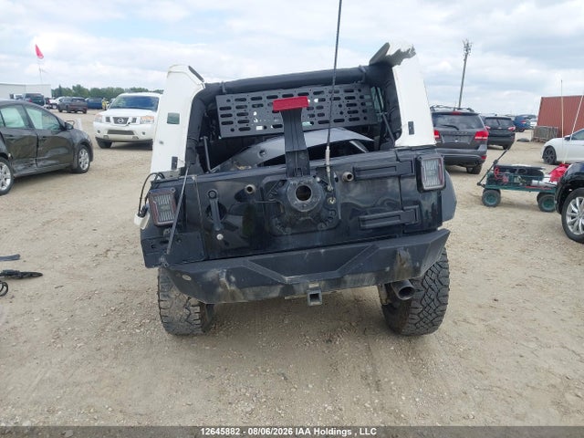 1C4BJWDGXGL153641 Jeep Wrangler Unlimited Sport