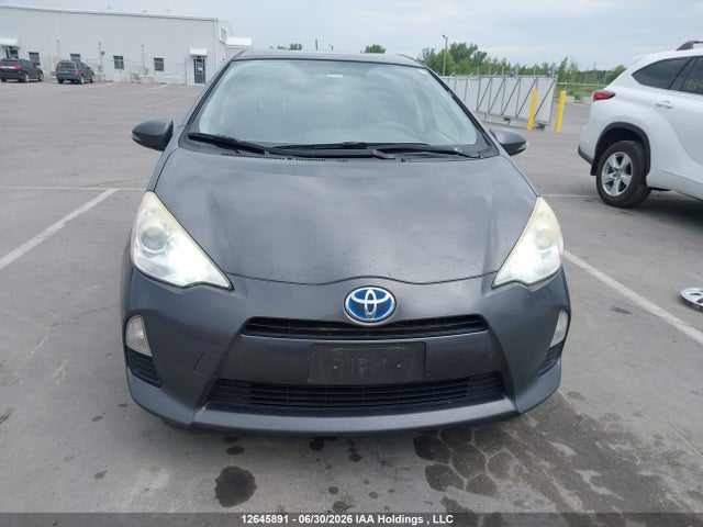 2014 Toyota Prius C მანქანა იყიდება აუქციონზე, vin: JTDKDTB3XE1565217, აუქციონის ნომერი: 12645891
