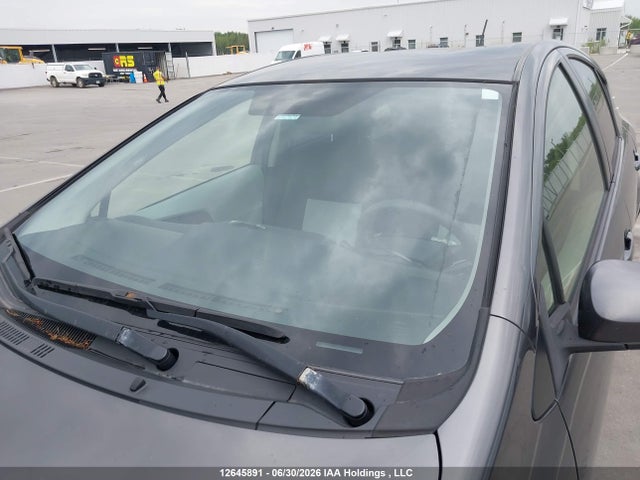 Toyota PRIUS C 2014 JTDKDTB3XE1565217 Image 18