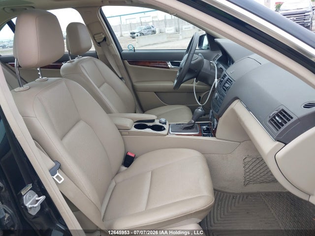 2011 Mercedes-benz C 350 4matic მანქანა იყიდება აუქციონზე, vin: WDDGF8HB7BF551310, აუქციონის ნომერი: 12645953