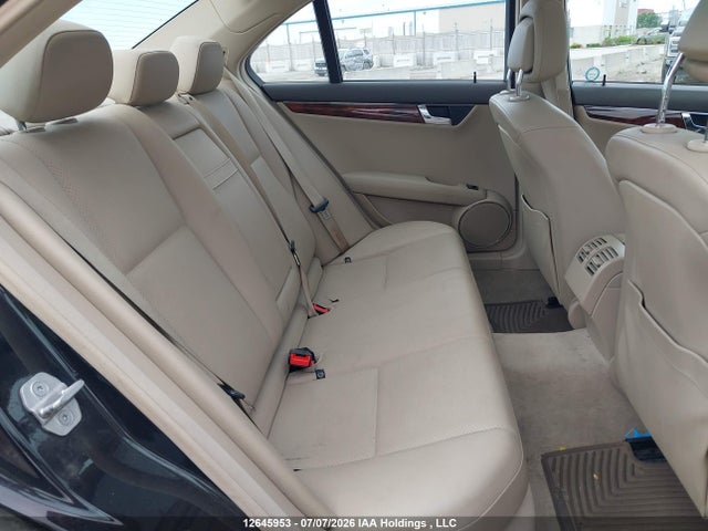 2011 Mercedes-benz C 350 4matic მანქანა იყიდება აუქციონზე, vin: WDDGF8HB7BF551310, აუქციონის ნომერი: 12645953
