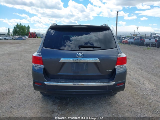 2012 Toyota Highlander Se მანქანა იყიდება აუქციონზე, vin: 5TDBK3EH8CS111593, აუქციონის ნომერი: 12646062