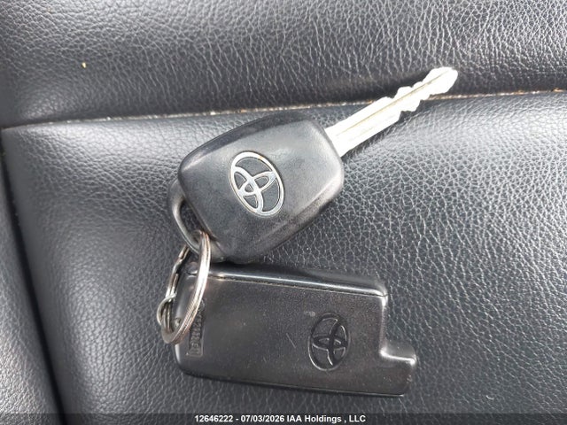 2T3JFREV8GW459553 Toyota RAV4 SE