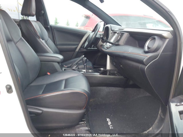 2T3JFREV8GW459553 Toyota RAV4 SE