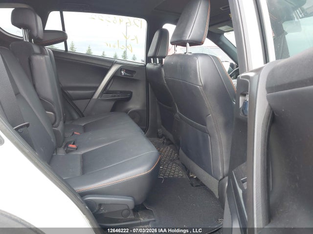 2T3JFREV8GW459553 Toyota RAV4 SE