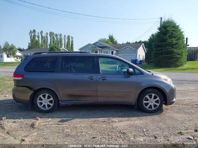 Aukcja sprzedaży 2014 Toyota Sienna Le, vin: 5TDKK3DC2ES522528, numer aukcji: 12646224
