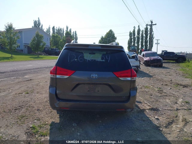 Aukcja sprzedaży 2014 Toyota Sienna Le, vin: 5TDKK3DC2ES522528, numer aukcji: 12646224