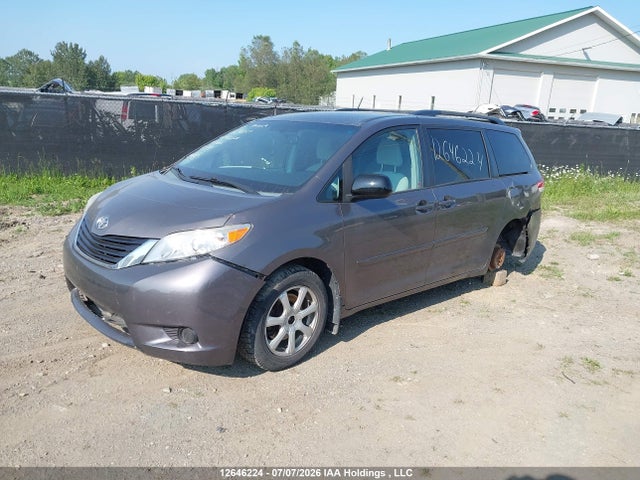 Aukcja sprzedaży 2014 Toyota Sienna Le, vin: 5TDKK3DC2ES522528, numer aukcji: 12646224