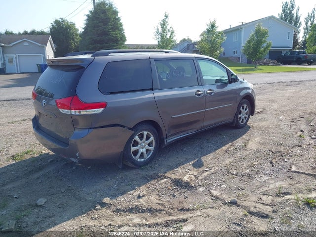 Aukcja sprzedaży 2014 Toyota Sienna Le, vin: 5TDKK3DC2ES522528, numer aukcji: 12646224
