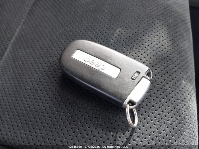 1C4RJFDJ8EC126073 Jeep Grand Cherokee Srt-8