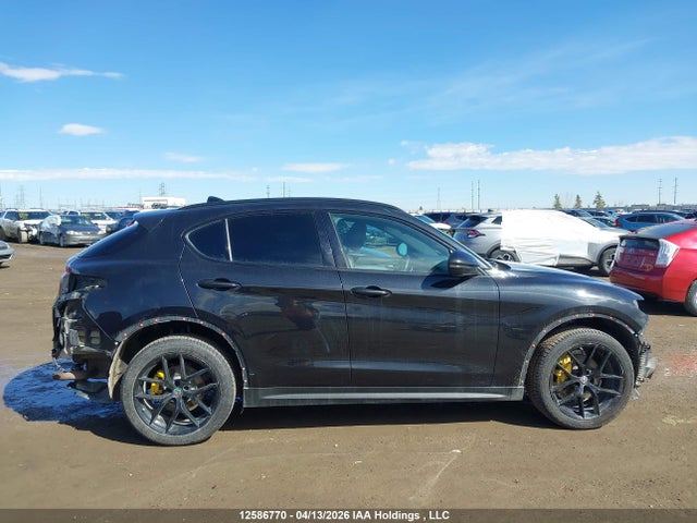 2018 Alfa Romeo Stelvio Ti Sport მანქანა იყიდება აუქციონზე, vin: ZASFAKNN8J7C04486, აუქციონის ნომერი: 12586770