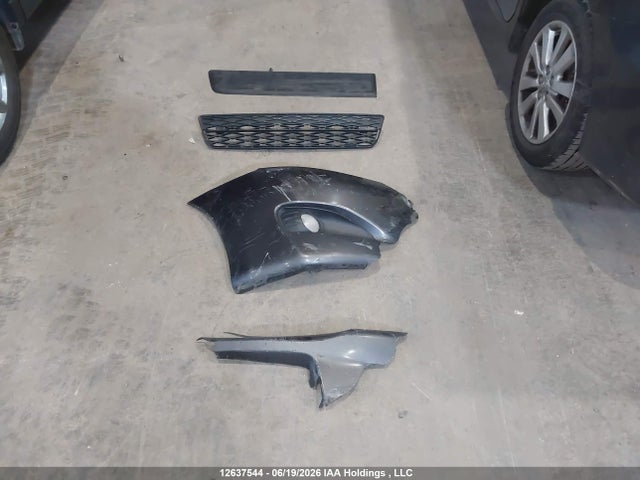 12637544 :رقم المزاد ، 2T1KU4EE6AC467228 vin ، 2010 Toyota Matrix مزاد بيع