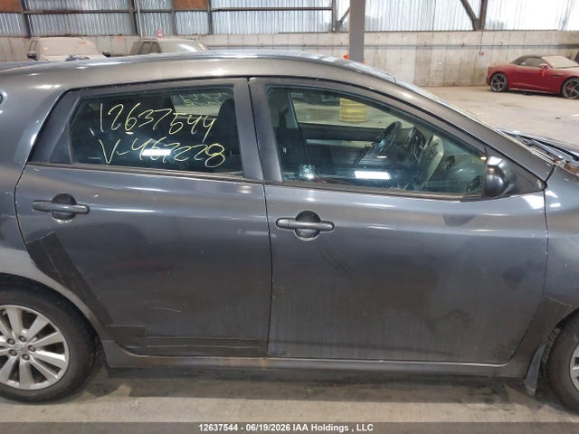 12637544 :رقم المزاد ، 2T1KU4EE6AC467228 vin ، 2010 Toyota Matrix مزاد بيع