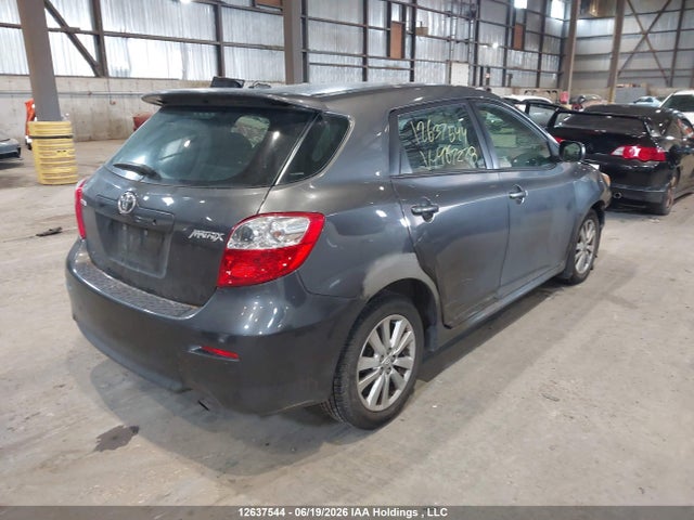 12637544 :رقم المزاد ، 2T1KU4EE6AC467228 vin ، 2010 Toyota Matrix مزاد بيع