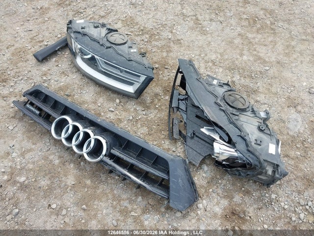 WA1LHAF79JD037813 Audi Q7 Premium Plus