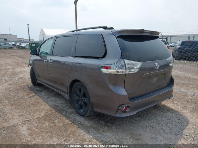 2014 Toyota Sienna Sport მანქანა იყიდება აუქციონზე, vin: 5TDXK3DC4ES520334, აუქციონის ნომერი: 12646602