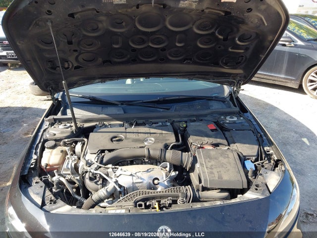 W1K3G4FB6NJ361684 Mercedes-Benz A 220 4matic