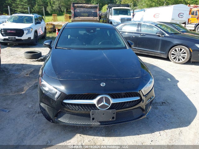 W1K3G4FB6NJ361684 Mercedes-Benz A 220 4matic