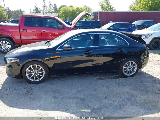 W1K3G4FB6NJ361684 Mercedes-Benz A 220 4matic